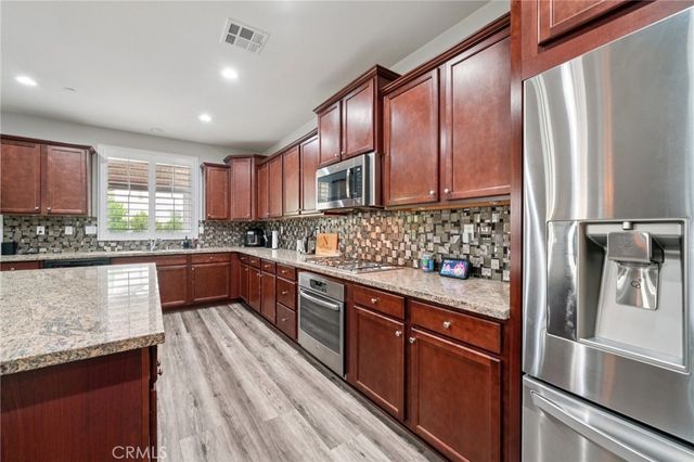 6514 Crescendo Court, Eastvale, CA 92880