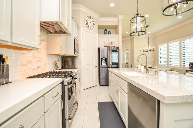 2431 Prairie Hollow Lane, Houston, TX 77077