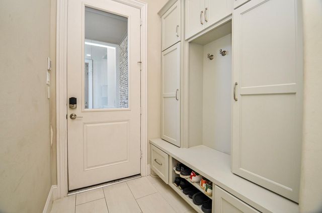 2431 Prairie Hollow Lane, Houston, TX 77077