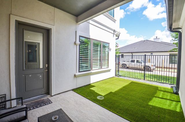 2431 Prairie Hollow Lane, Houston, TX 77077