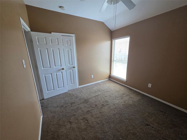 5600 Creekhollow Drive, Arlington, TX 76018