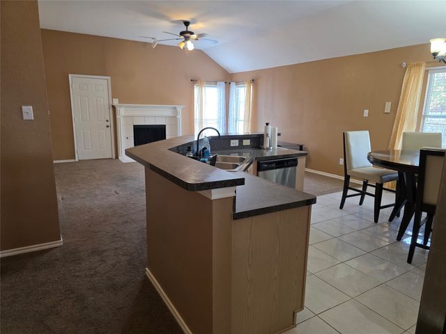 5600 Creekhollow Drive, Arlington, TX 76018