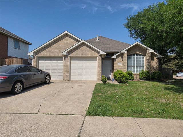 5600 Creekhollow Drive, Arlington, TX 76018