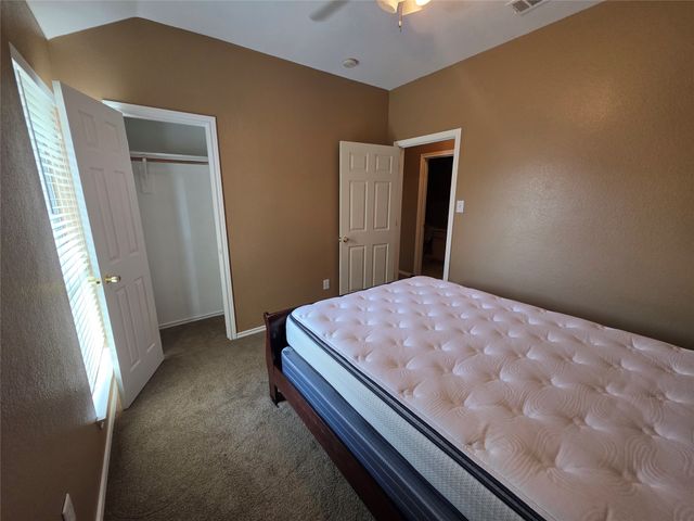 5600 Creekhollow Drive, Arlington, TX 76018