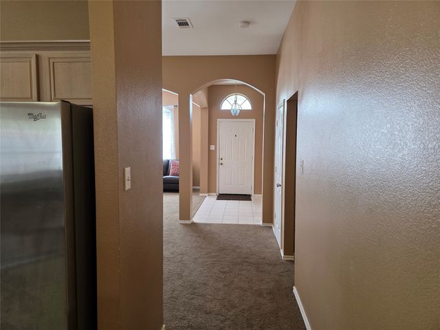 5600 Creekhollow Drive, Arlington, TX 76018