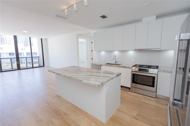 3034 Oak Avenue 408, Coconut Grove, FL 33133