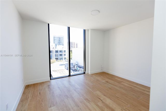 3034 Oak Avenue 408, Coconut Grove, FL 33133