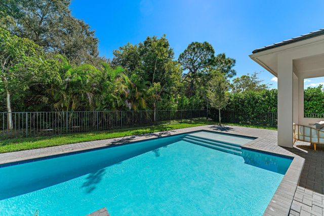 18488 Symphony Court, Jupiter, FL 33458