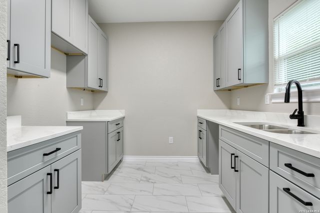 5507 PAGELAND DR, Kirby, TX 78219