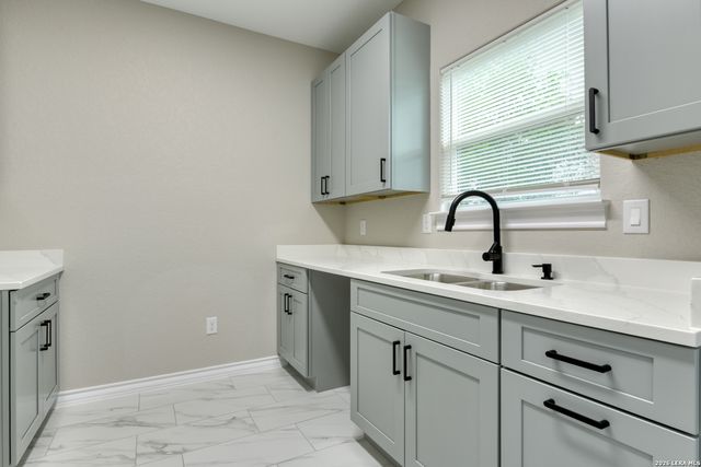 5507 PAGELAND DR, Kirby, TX 78219