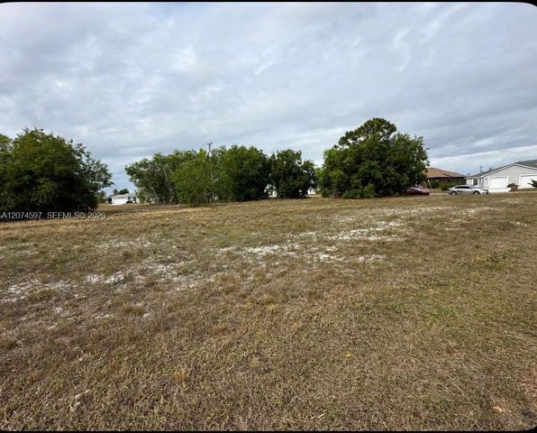 806 Skyline, Cape Coral, FL 33991