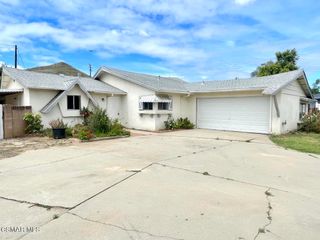 1561 Calzona Court, Simi Valley, CA 93065