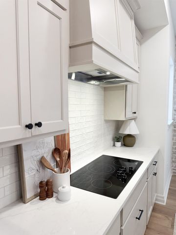 1630 N Forestview St, Wichita, KS 67235