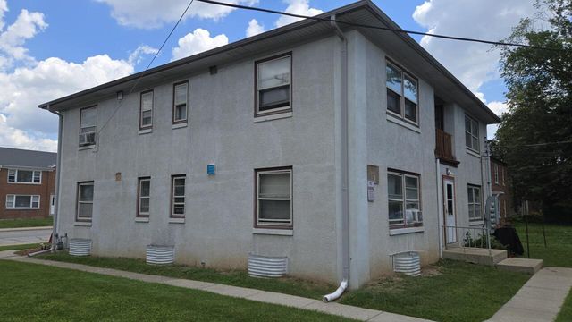 7323 W Center STREET, Wauwatosa, WI 53210