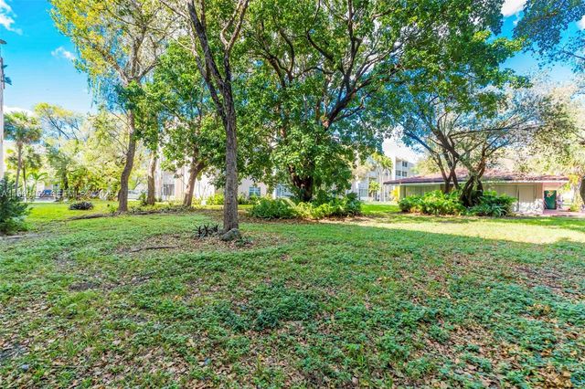 8501 NW 8th St 110, Miami, FL 33126