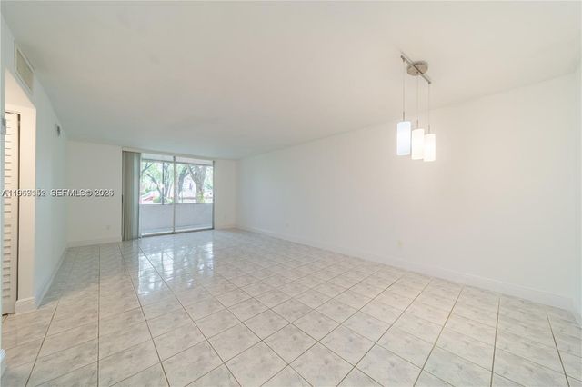 8501 NW 8th St 110, Miami, FL 33126