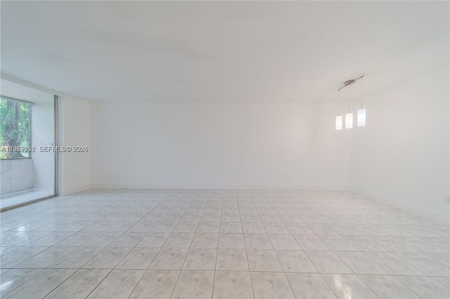 8501 NW 8th St 110, Miami, FL 33126