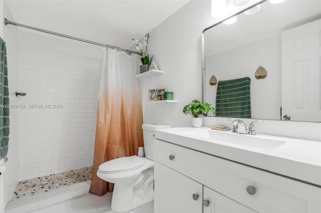 8501 NW 8th St 110, Miami, FL 33126