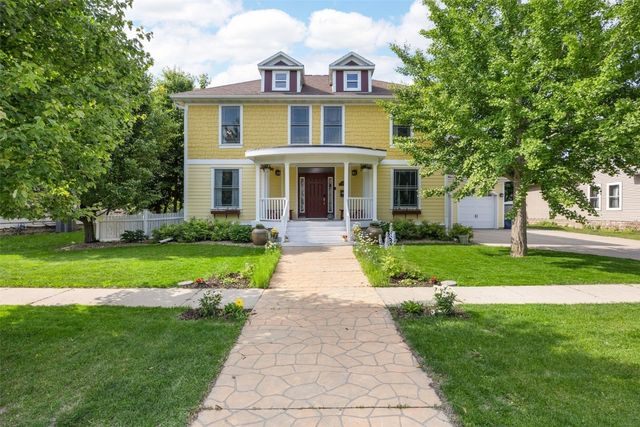 508 W 5th Street, Vinton, IA 52349