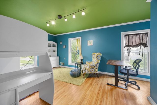 508 W 5th Street, Vinton, IA 52349