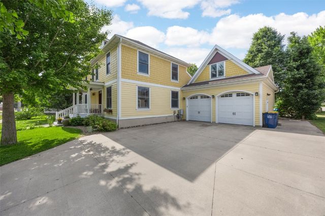 508 W 5th Street, Vinton, IA 52349