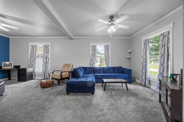 508 W 5th Street, Vinton, IA 52349