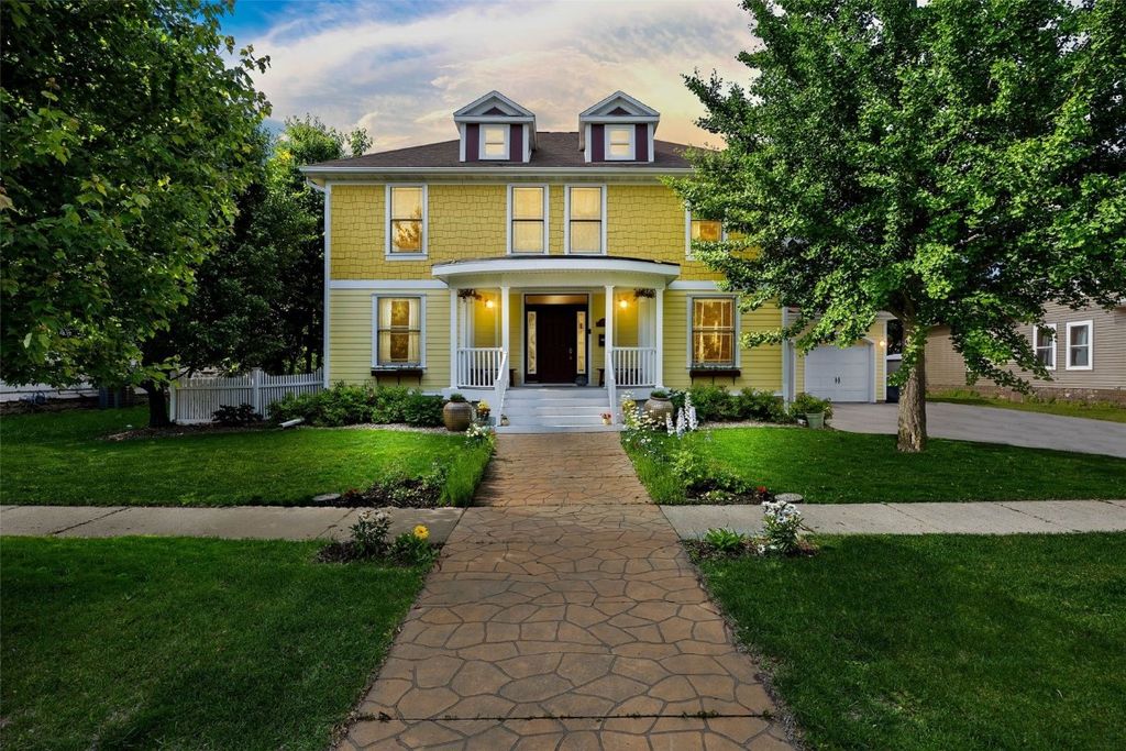 508 W 5th Street, Vinton, IA 52349