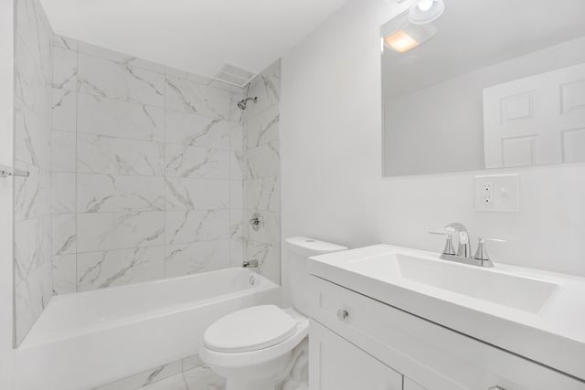 2152 W 21st Street 1R, Chicago, IL 60608