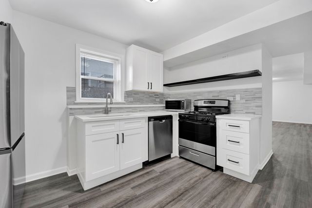 2152 W 21st Street 1R, Chicago, IL 60608