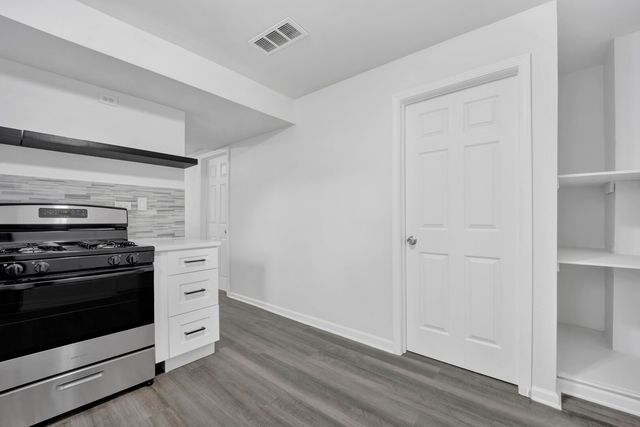 2152 W 21st Street 1R, Chicago, IL 60608