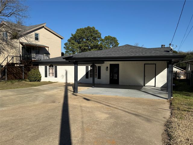 132 Tanda Trail, Trinidad, TX 75163