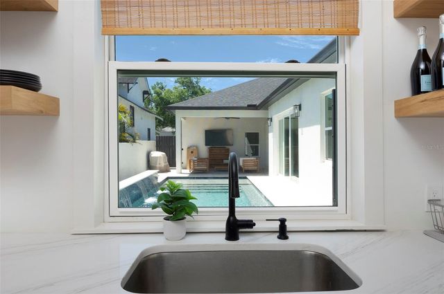 449 12TH AVENUE N, St Petersburg, FL 33701