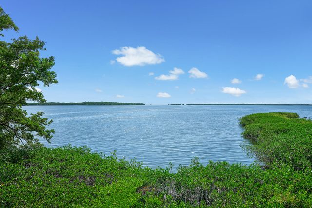 260 Plantation Avenue, Plantation Key, FL 33070