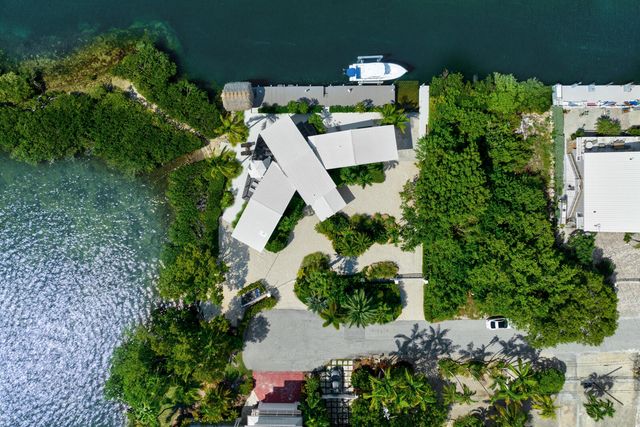 260 Plantation Avenue, Plantation Key, FL 33070