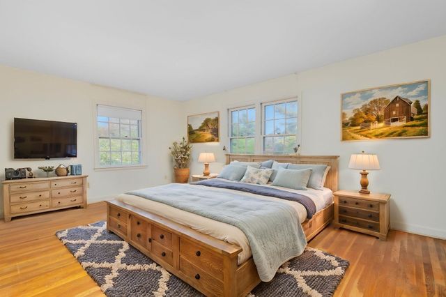 167 West Hawthorn Street, Dartmouth, MA 02747