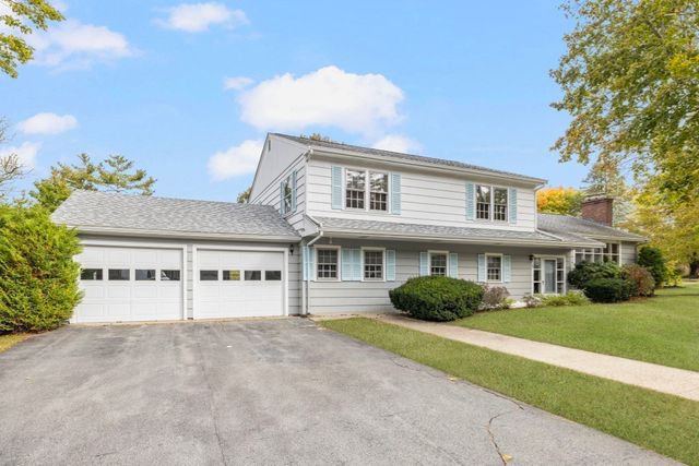 167 West Hawthorn Street, Dartmouth, MA 02747