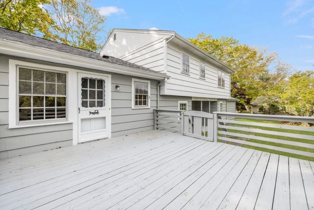 167 West Hawthorn Street, Dartmouth, MA 02747