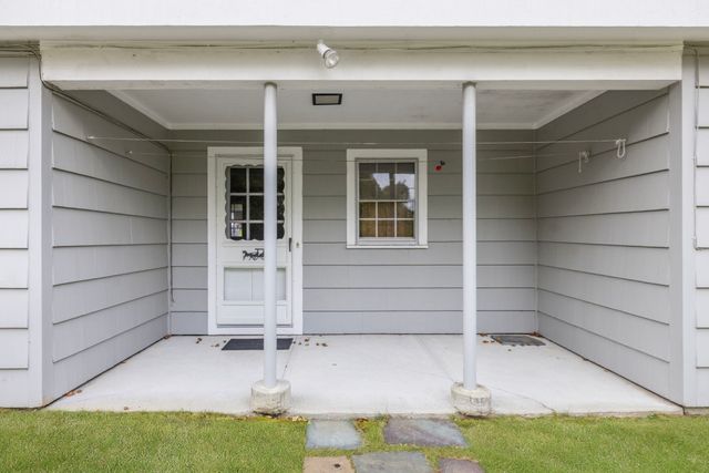 167 West Hawthorn Street, Dartmouth, MA 02747