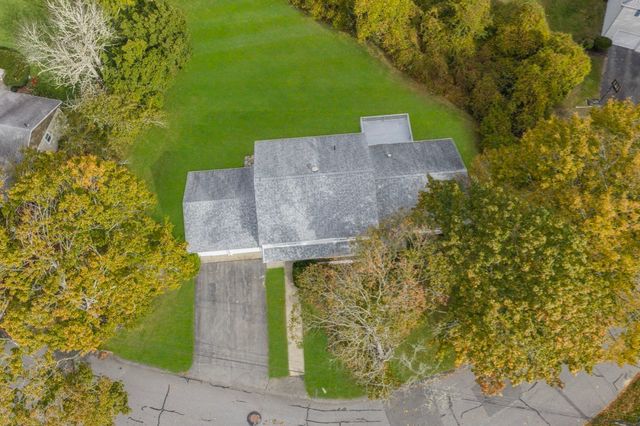 167 West Hawthorn Street, Dartmouth, MA 02747