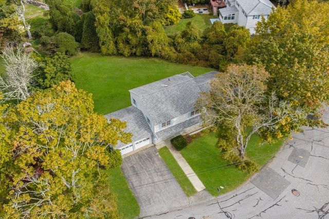 167 West Hawthorn Street, Dartmouth, MA 02747