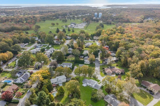 167 West Hawthorn Street, Dartmouth, MA 02747