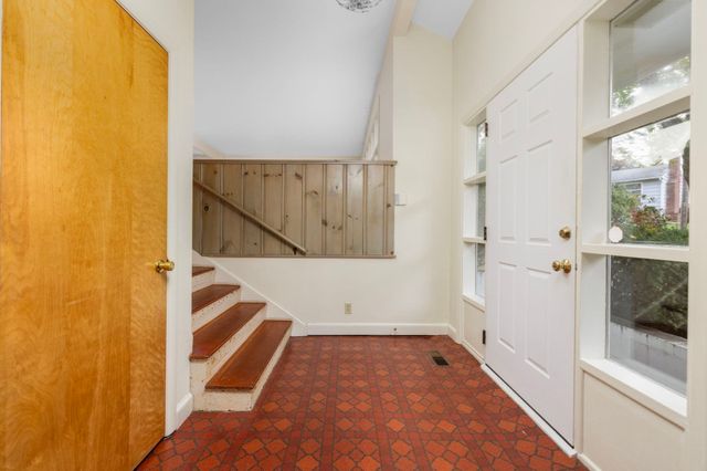 167 West Hawthorn Street, Dartmouth, MA 02747