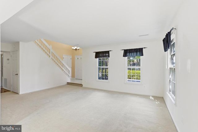 1301 CROSSTITCH DR, Herndon, VA 20170