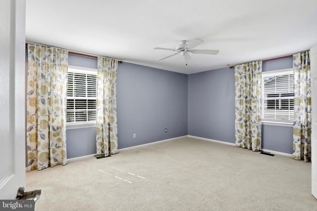 1301 CROSSTITCH DR, Herndon, VA 20170