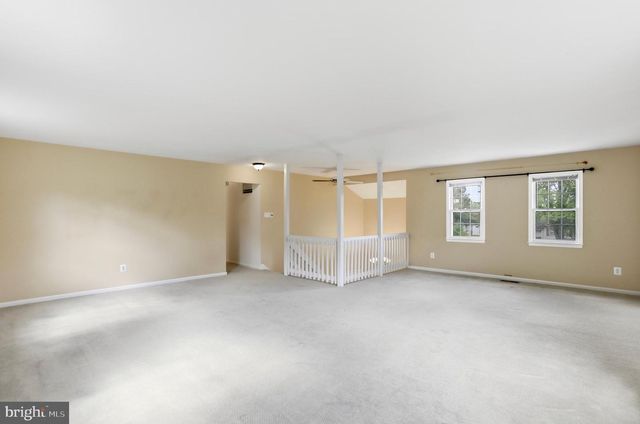 1301 CROSSTITCH DR, Herndon, VA 20170