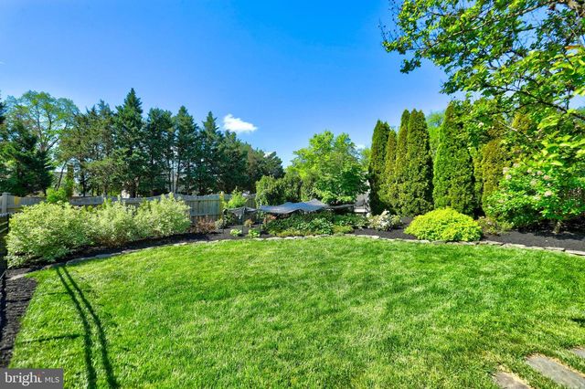 1301 CROSSTITCH DR, Herndon, VA 20170