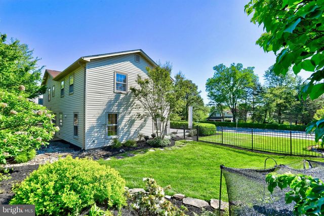 1301 CROSSTITCH DR, Herndon, VA 20170