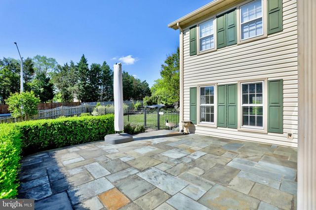 1301 CROSSTITCH DR, Herndon, VA 20170