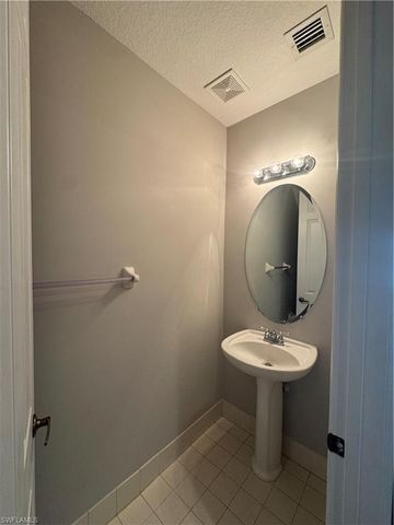 1410 Mariposa CIR 105, Naples, FL 34105
