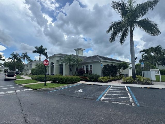1410 Mariposa CIR 105, Naples, FL 34105